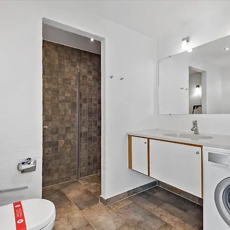 1170-romo-gulirisvej-170 Lejlighed *